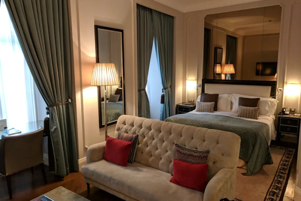 How to Make a Hotel or B&B Website That Wins Direct Bookings