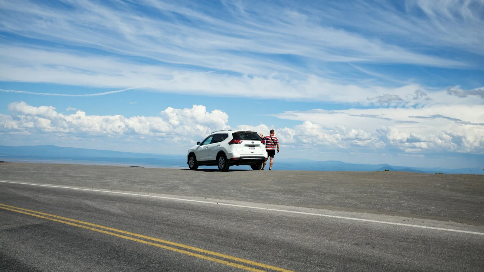 How to Manage Seasonal Pricing for a Small Car Rental Business