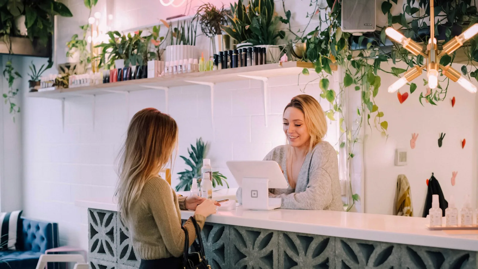 When a salon should take a deposit, and how much