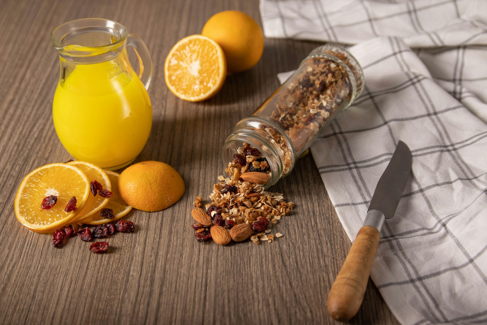 Orange juice and granola