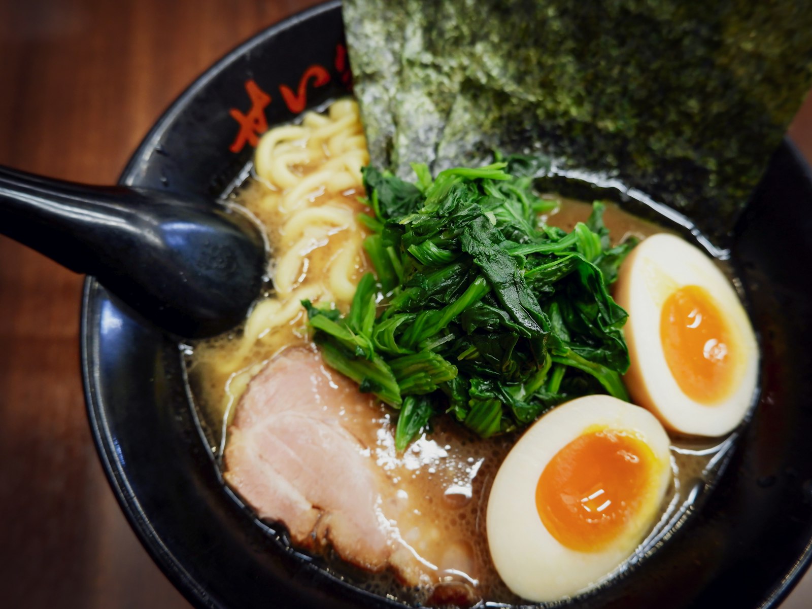 Tonkotsu ramen with chashu and eggs